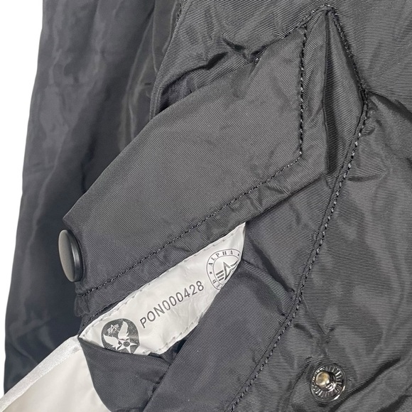 Alpha Industries Size XS Reversible MA-1 Bomber Jacket in Black - Picture 9 of 11